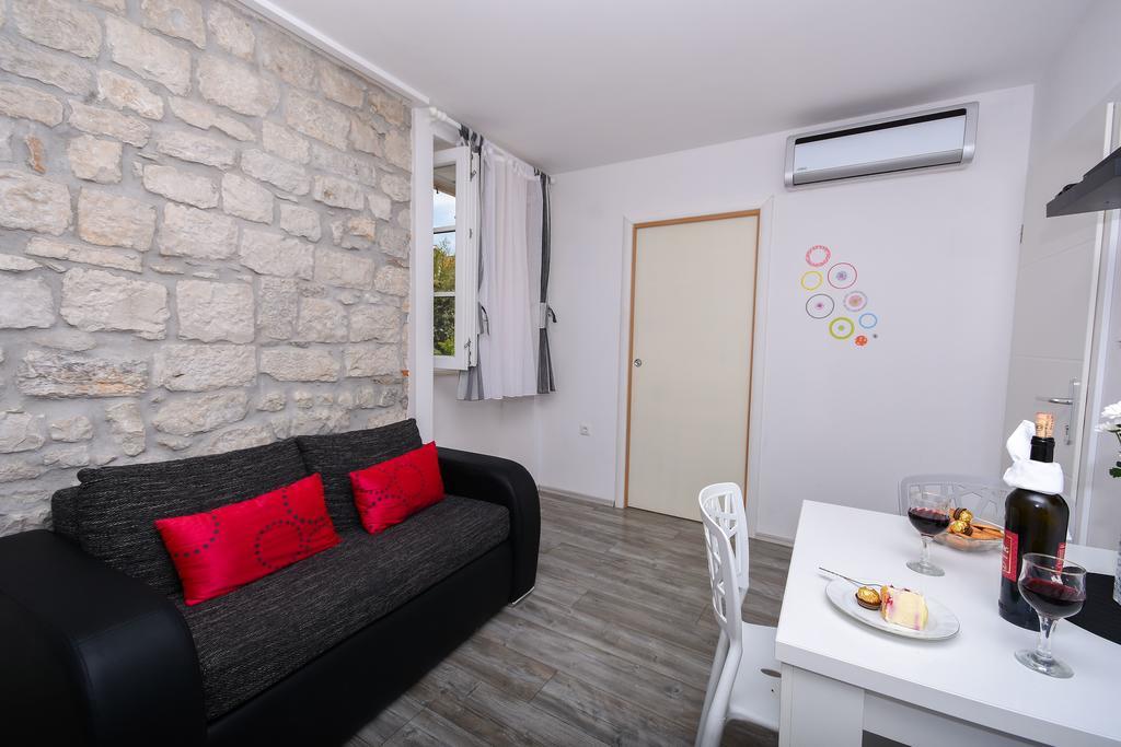 Tragos Lemon Tree Apartment Trogir Exterior photo