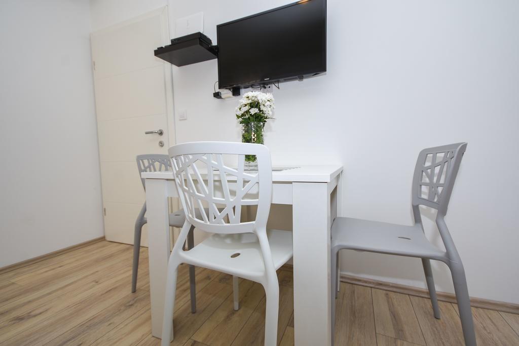 Tragos Lemon Tree Apartment Trogir Exterior photo