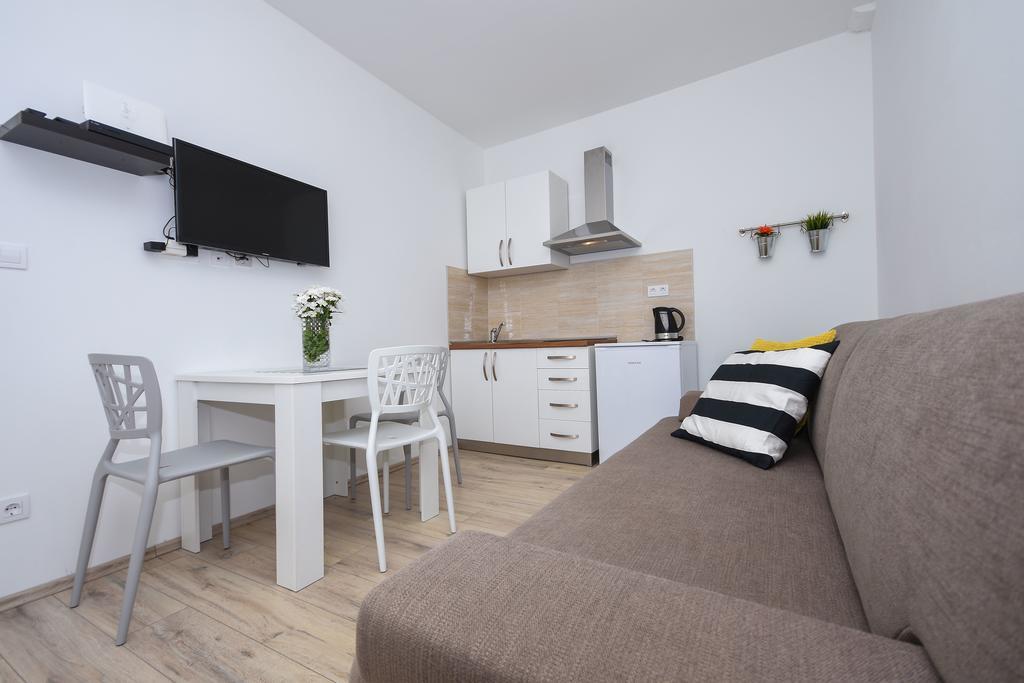 Tragos Lemon Tree Apartment Trogir Exterior photo